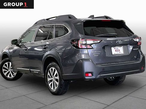 Used 2025 Subaru Outback Premium AWD/4WD image 12