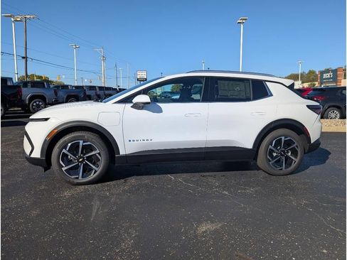 New 2026 Chevrolet Equinox EV LT image 4