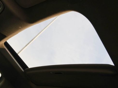 Used 2023 GMC Sierra 1500 SLT w/ SLT Premium Package image 15