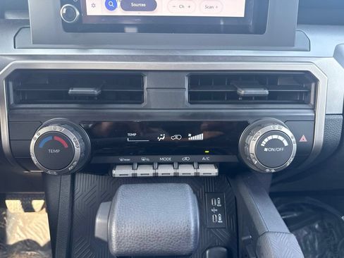 Used 2026 Toyota 4Runner SR5 RWD image 18