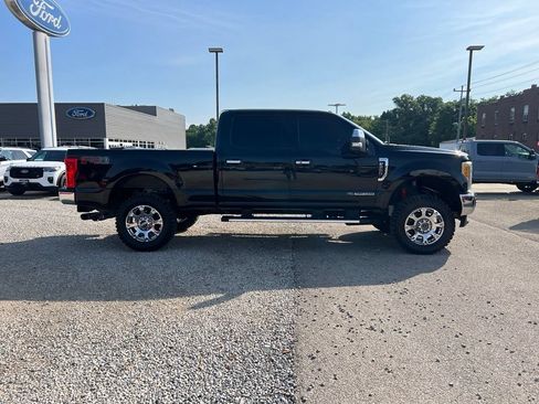 Used 2017 Ford F250 Lariat w/ Lariat Ultimate Package AWD/4WD image 9