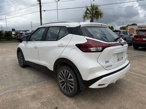 Used 2024 Nissan Kicks SV FWD image 3