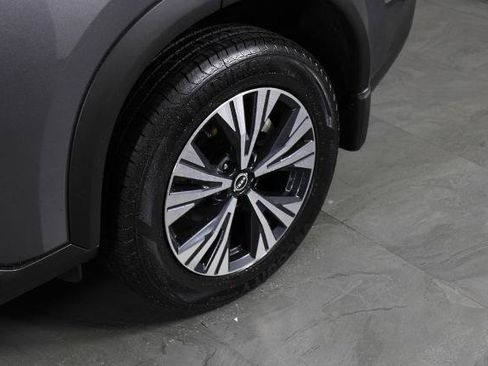 Certified 2022 Nissan Rogue SV FWD image 13