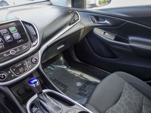 Used 2017 Chevrolet Volt LT image 19