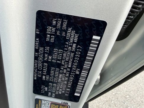 Used 2024 Kia EV9 Light Long Range RWD image 70