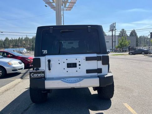 Used 2012 Jeep Wrangler Unlimited Sahara w/ Connectivity Group AWD/4WD image 7