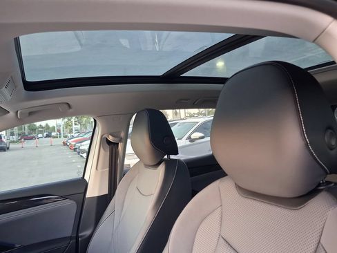 New 2026 Volkswagen Tiguan SE FWD image 8