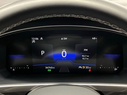 Certified 2024 Volkswagen Tiguan SE image 24