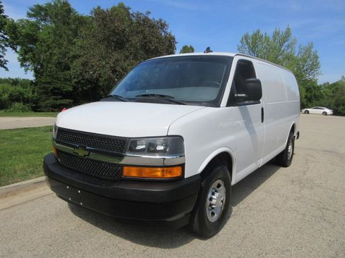 Used 2019 Chevrolet Express 2500 w/ Driver Convenience Package RWD image 40