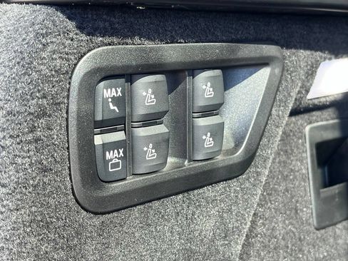 Used 2026 BMW X7 M60i AWD/4WD image 28
