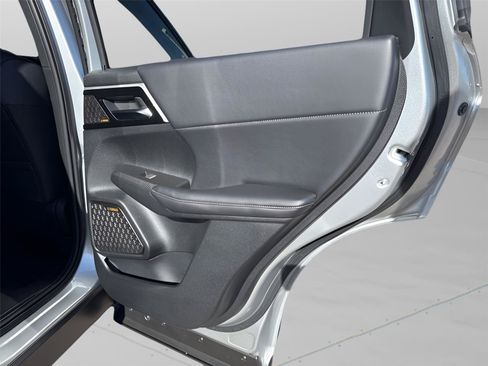 New 2026 Mitsubishi Outlander SE FWD image 32