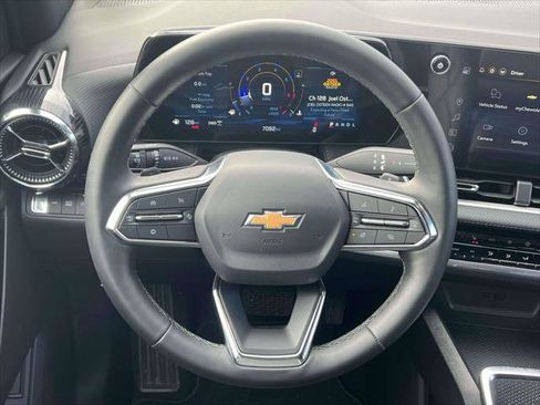 Used 2026 Chevrolet Equinox LT w/ Convenience Package II image 10