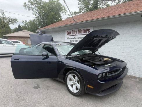 Used 2014 Dodge Challenger SXT Plus RWD image 9