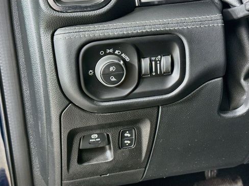 Used 2022 RAM 1500 Limited AWD/4WD image 14