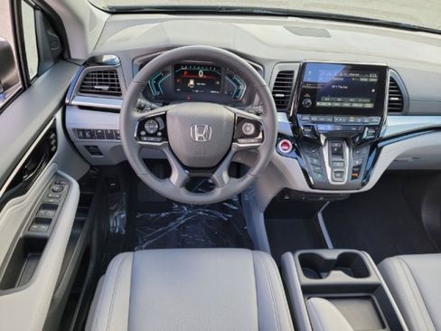 Used 2024 Honda Odyssey Touring image 12