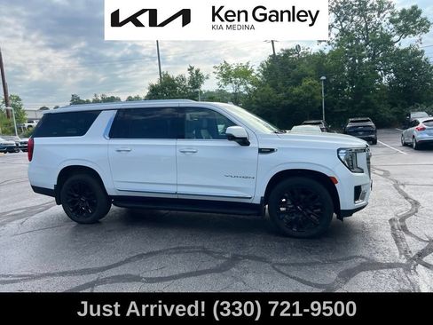 Used 2021 GMC Yukon XL SLT w/ SLT Premium Package AWD/4WD image 4