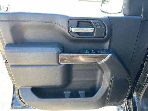 Used 2019 Chevrolet Silverado 1500 LT Trail Boss w/ Convenience Package AWD/4WD image 12