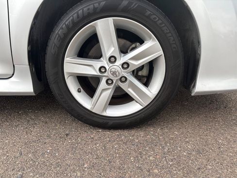 Used 2014 Toyota Camry SE FWD image 28