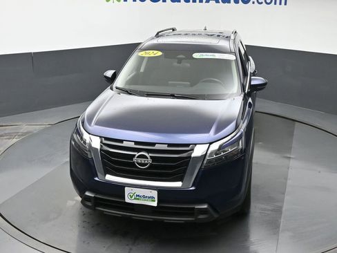 Used 2024 Nissan Pathfinder SV w/ SV Premium Package image 29