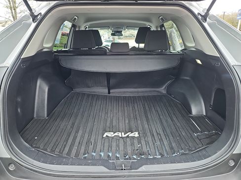 Used 2022 Toyota RAV4 LE AWD/4WD image 26