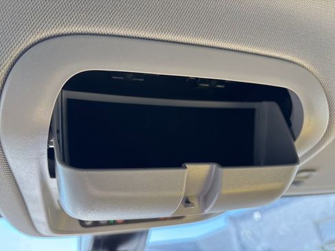 Used 2023 GMC Acadia SLT image 39