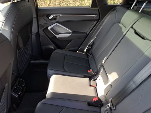 New 2025 Audi Q3 2.0T Premium image 27