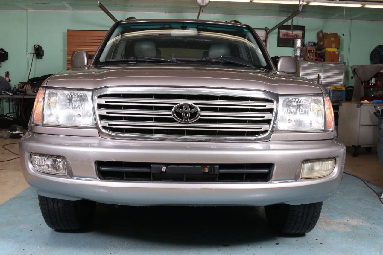 Used 2004 Toyota Land Cruiser AWD/4WD image 9