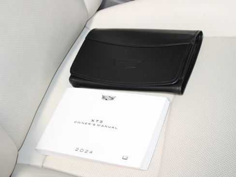 Certified 2024 Cadillac XT5 Premium Luxury AWD/4WD image 27