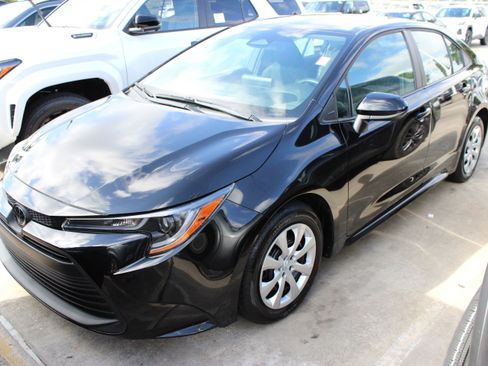 Used 2026 Toyota Corolla LE FWD image 4