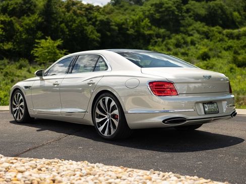 New 2026 Bentley Flying Spur Plug-In Hybrid AWD/4WD image 9