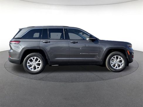 Used 2022 Jeep Grand Cherokee Limited image 6