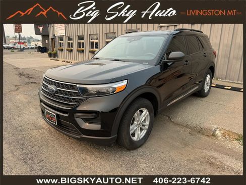 Used 2021 Ford Explorer XLT w/ Class III Trailer Tow Package AWD/4WD image 3