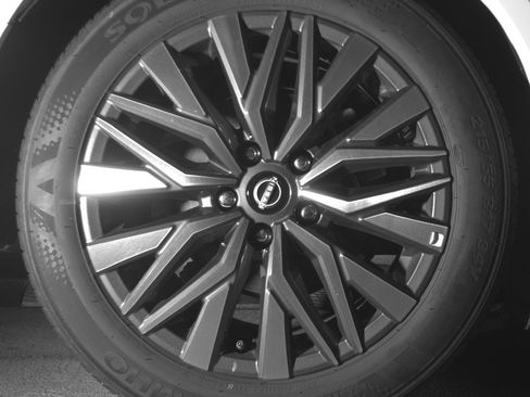 Used 2025 Nissan Altima 2.5 SV FWD image 15