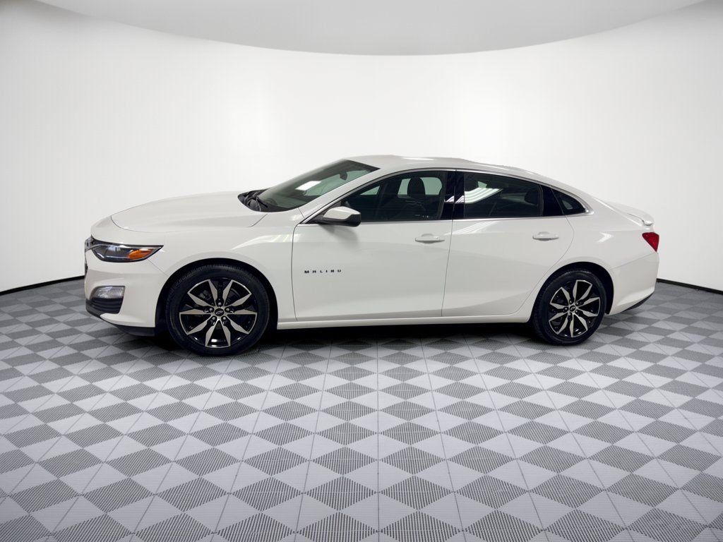Used 2022 Chevrolet Malibu RS FWD image 2