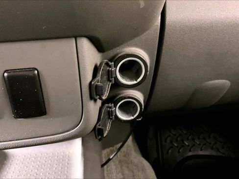 Used 2013 Nissan Frontier SV w/ SV Value Truck Pkg image 28