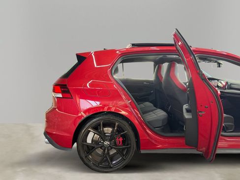 Used 2024 Volkswagen GTI SE FWD image 28