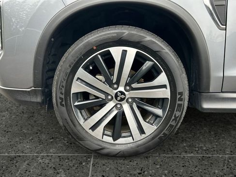 Used 2025 Mitsubishi Outlander Sport SE AWD/4WD image 4