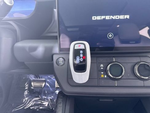 Used 2026 Land Rover Defender 110 OCTA AWD/4WD image 18