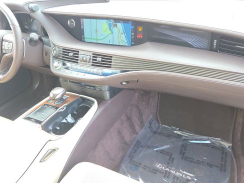 Used 2019 Lexus LS 500 RWD image 17