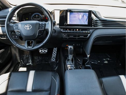 Used 2025 Toyota Camry SE FWD image 25
