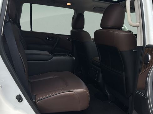 Used 2023 INFINITI QX80 Premium Select w/ Cargo Package AWD/4WD image 17