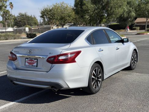 Used 2018 Nissan Altima 2.5 SV FWD image 3