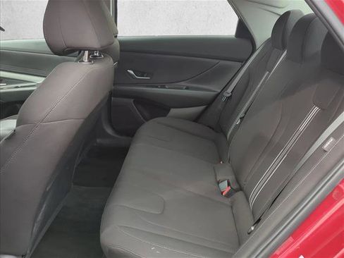 Used 2024 Hyundai Elantra SEL image 18