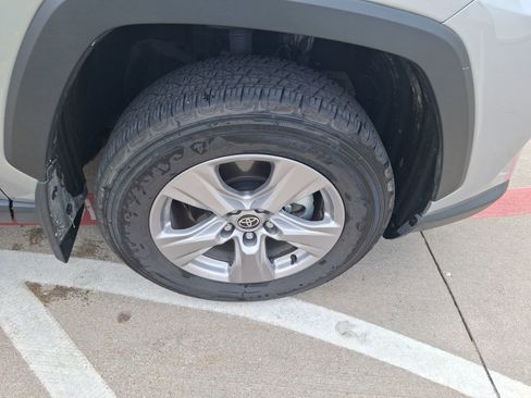 Used 2025 Toyota RAV4 XLE image 13