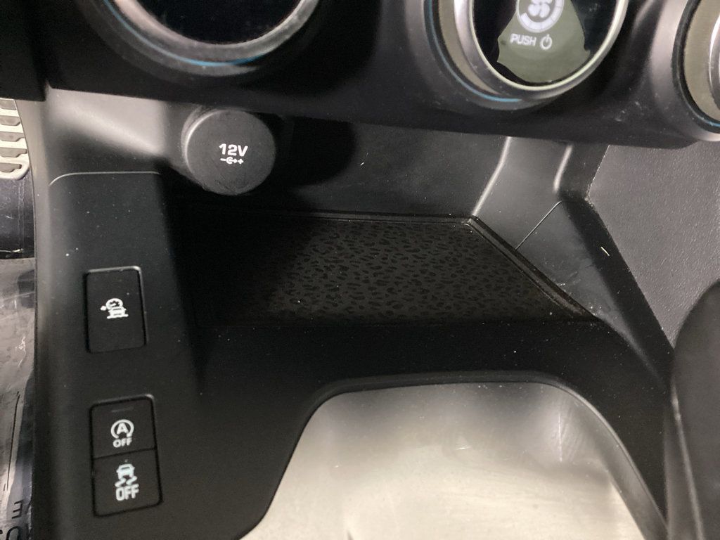Used 2020 Jaguar E-PACE Checkered Flag AWD/4WD image 25
