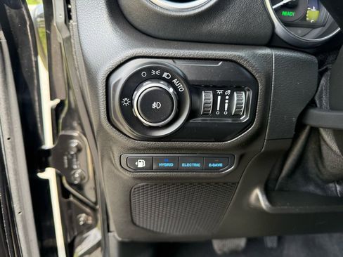 Used 2021 Jeep Wrangler Unlimited Rubicon 4xe w/ Steel Bumper Group image 22