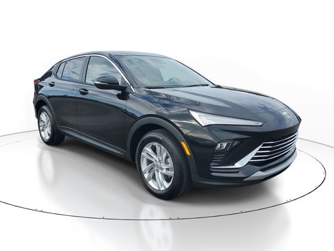 New 2025 Buick Envista Preferred image 2