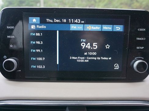 Used 2023 Hyundai Santa Fe SE image 10