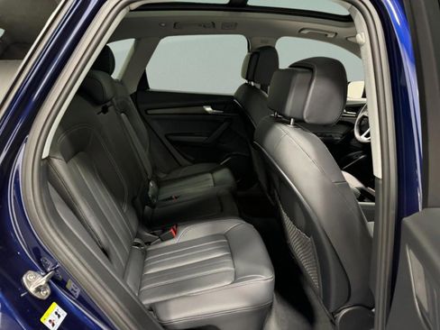 Certified 2025 Audi Q5 2.0T Premium w/ Convenience Plus Package image 9