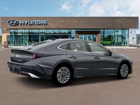 New 2026 Hyundai Sonata Limited FWD image 8